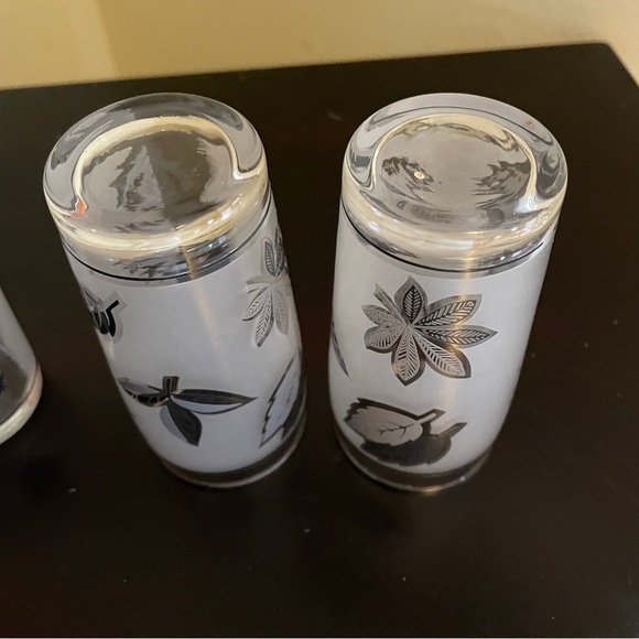 Lot of 4 Vintage Libbey Silver Frosted Leaves 4 oz Juice Cordial Glasses MINT! - Picture 6 of 6